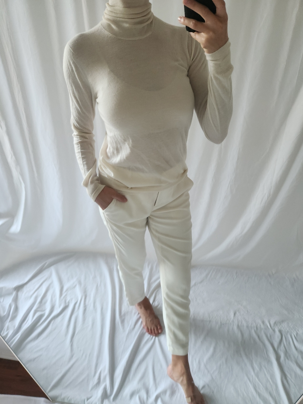 Gucci CASHMERE Cream Turtleneck Sweater fall Winter Designer Chic - Picture 2 of 11